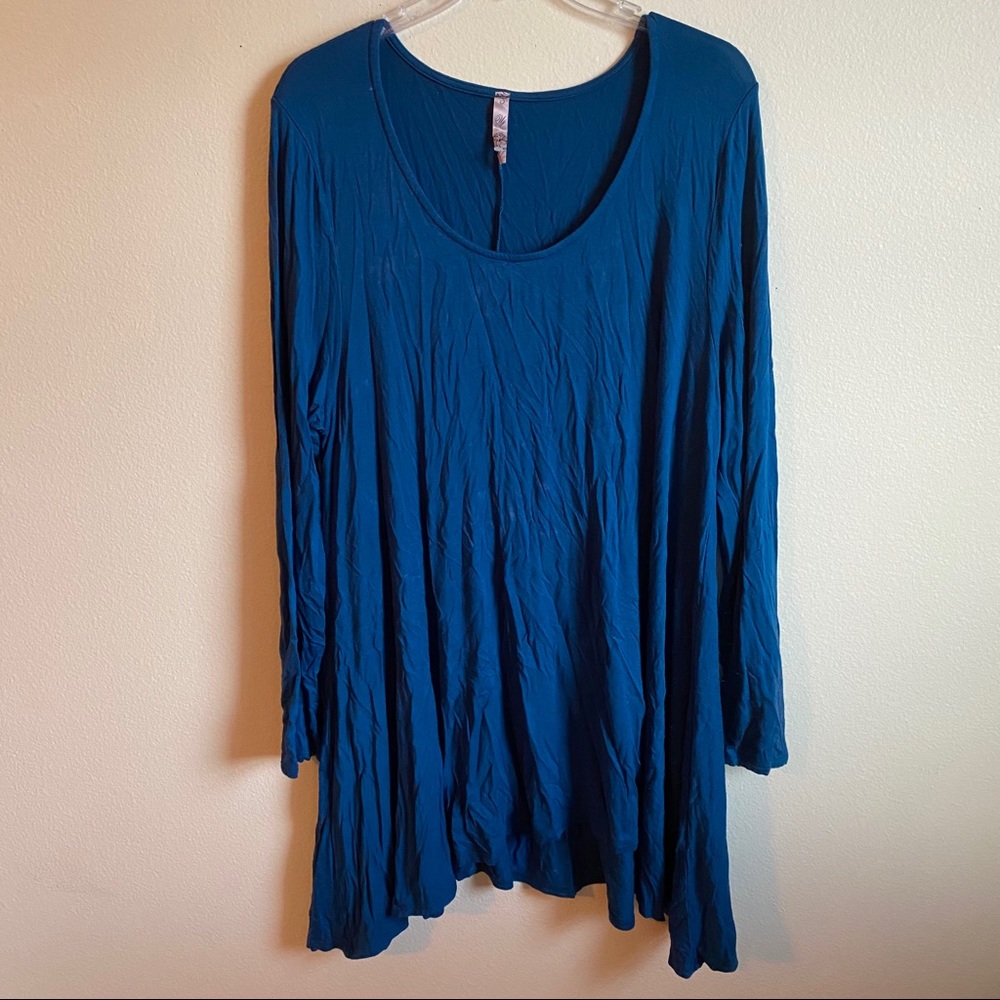 Teal long woman’s top